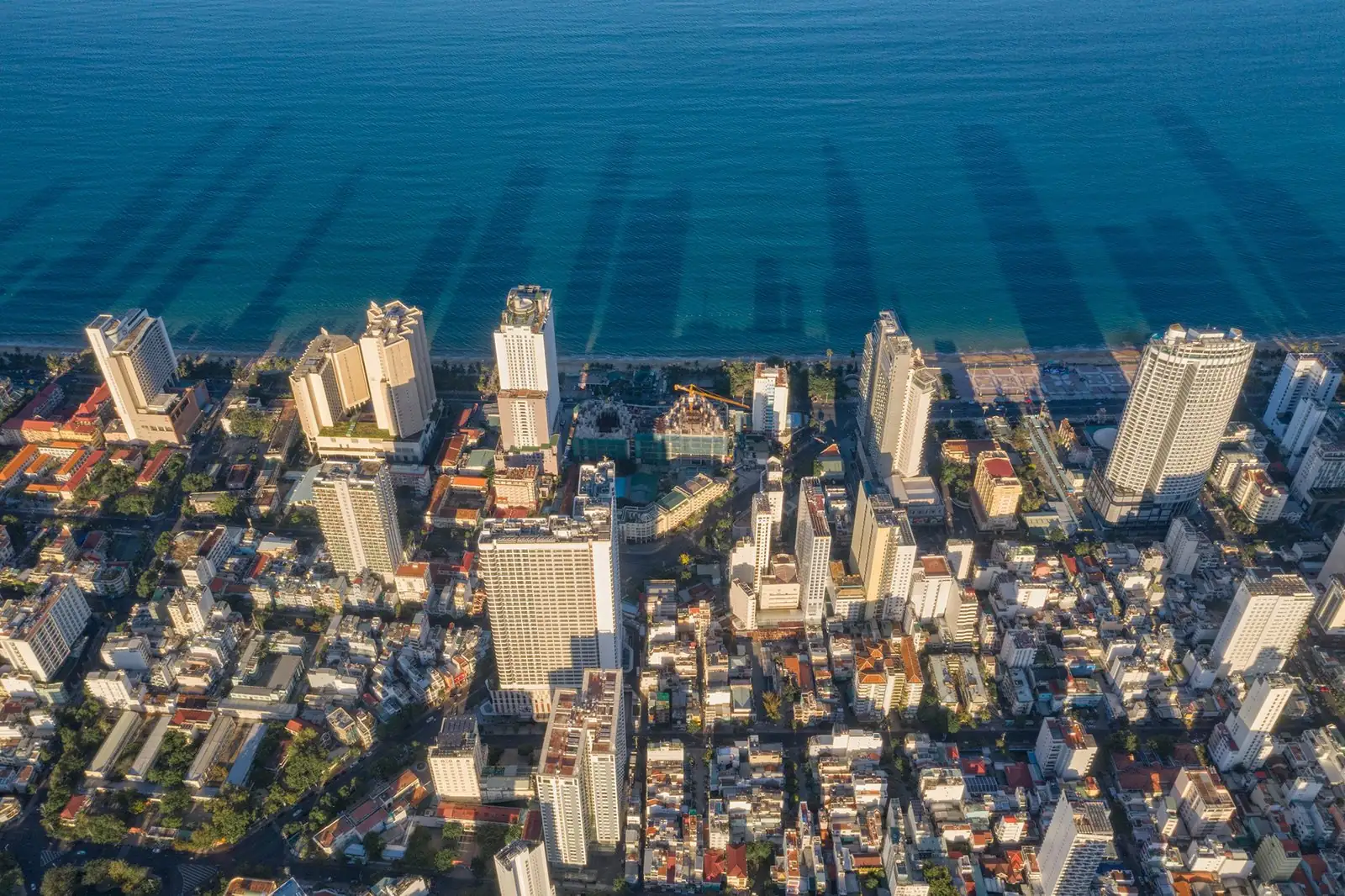 Toàn cảnh thành phố biển Nha Trang nhìn từ trên cao